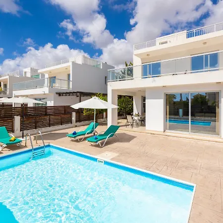 Coral Bay 7