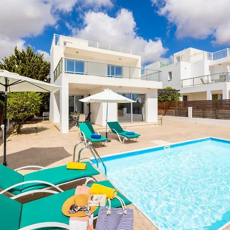 Coral Bay 7 *